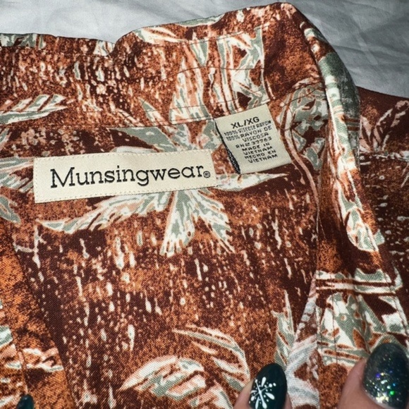 Vintage Hawaiian Munsingwear Perry Ellis Aloha Camp Shirt Summer Cruise Buttonup - Picture 2 of 3